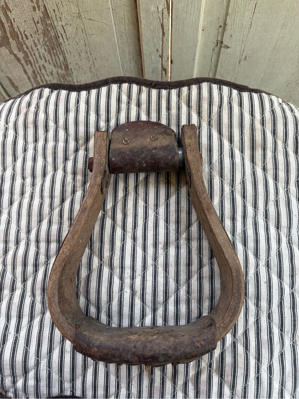 Vintage Rustic Iron Stirrup Accent - Brown